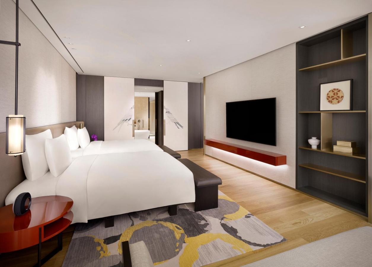 Corner Twin Suite Mountain View